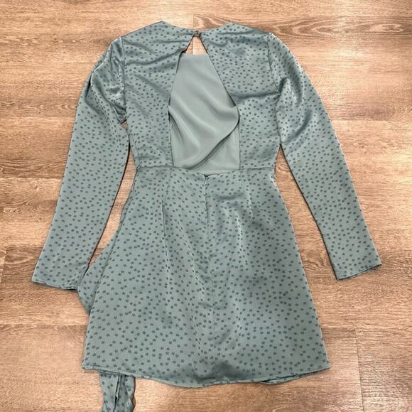 Lovers +‎ Friends Womens Small Sabina Mini Dress Satin Star Blue Green Open Back - Picture 6 of 8
